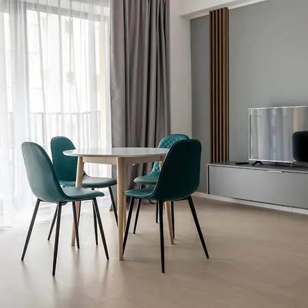Tower Apartment *